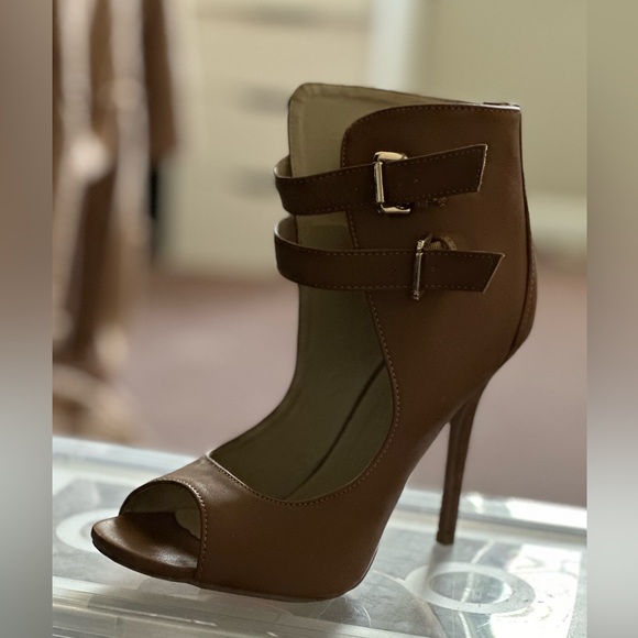 Tan Faux Leather Heels - Picture 4 of 5